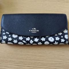 コーチ COACH 長財布 レディース 花柄 黒 白 レザー ボタン式