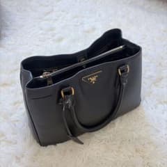国内直営店購入】PRADA プラダ サフィアーノルクス NERO トートバッグのサムネイル