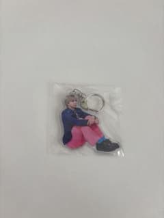 M!LK 塩﨑太智　おすわりアクリルキーホルダーのサムネイル