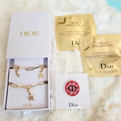 Dior　チャーム　ワッペン　メイク落とし　洗顔料　４点セット　ノベルティのサムネイル