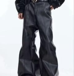 フレアパンツ フェイクレザー opium y2k 韓国 ラッパー - メルカリ