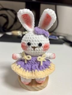 ハンドメイド あみぐるみ うさぎ キーホルダーのサムネイル