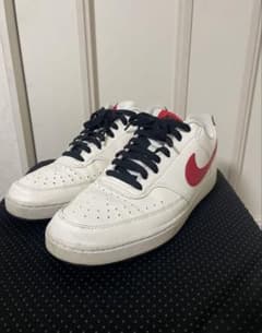 Nike ホワイト/レッド スニーカー　28cmのサムネイル