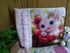 フラットポーチ～イチゴと子猫のサムネイル