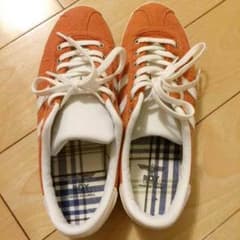 スニーカーのサムネイル