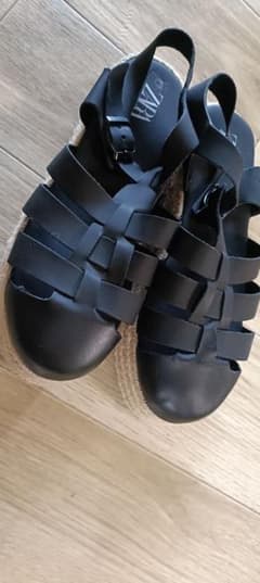 ZARA ブラック ストラップ サンダル 37のサムネイル
