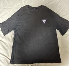 GUESS ブラック Tシャツのサムネイル