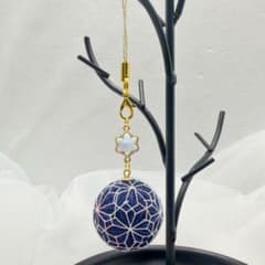 【るり手作】綺麗 可愛い 手毬 ビジュー 花 麻の葉 根付 ストラップのサムネイル