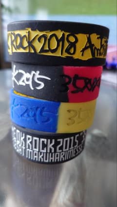 ONE OK ROCK ラバーバンド 4点セットのサムネイル