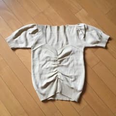 ニット　beigeのサムネイル