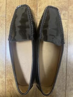 TOD’S ローファー　エナメル　焦茶のサムネイル