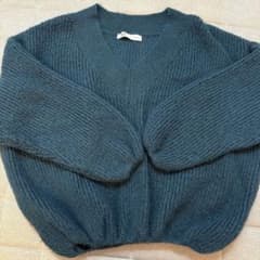 ZARA Vネックニット 長袖 ダークグリーンのサムネイル