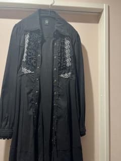 ozz ブラックフリル刺繍ロングチュニックのサムネイル