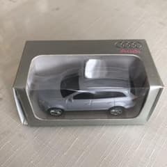 アウディQ7ミニカーのサムネイル