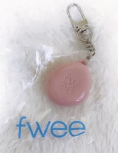 fwee リップ＆チーク キーホルダーのサムネイル