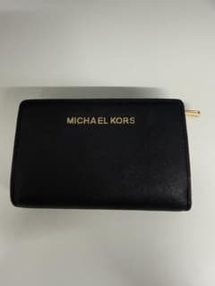 【美品】MICHAEL KORS マイケルコース 二つ折り財布 ブラック レザーのサムネイル