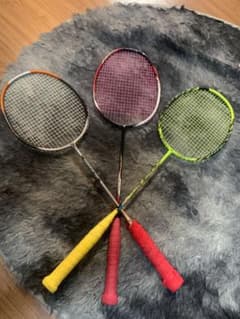 YONEX バドミントンラケット 3本セットのサムネイル