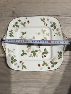 ウェッジウッド ワイルドストロベリー プレートのサムネイル