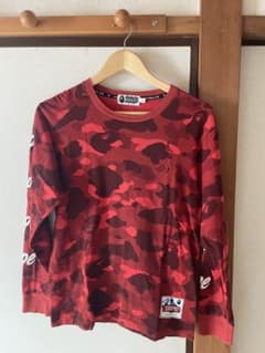 【正規品】A BATHING APE 赤カモ 袖ロゴ 長袖Tシャツ Sサイズのサムネイル
