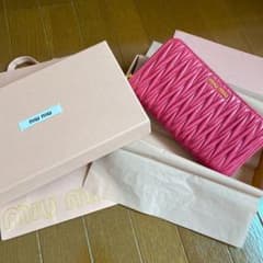 MiuMiu長財布のサムネイル