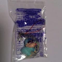 新品  クレヨンしんちゃんストラップのサムネイル
