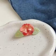 ヘアクリップ　赤いお花　小のサムネイル