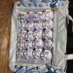 兎田ぺこら缶バッチ二十枚使用痛バ - メルカリ