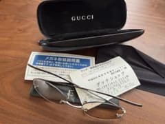 GUCCI シルバーメタルオーバル型サングラスのサムネイル