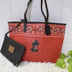 COACH コーチ　リバーシブル　ディズニー ミッキー トートバッグ　赤　レザー COACH コーチ リバーシブル ディズニー ミッキー トートバッグ 赤