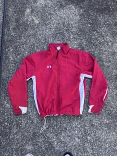 Under Armour ナイロンジャケット レッド - メルカリ