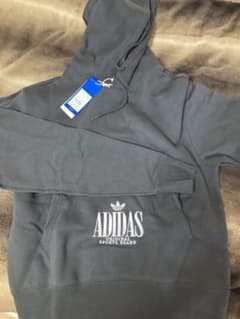 adidas パーカー　スウェットのサムネイル