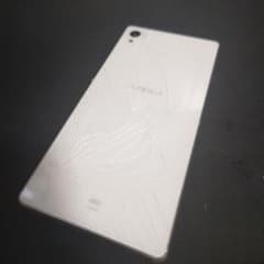 SOV31 Xperia Z4 背面割れのサムネイル