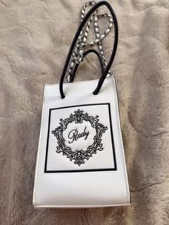 最終値下げ✰︎Rady ロゴ入りホワイトショルダーバッグ