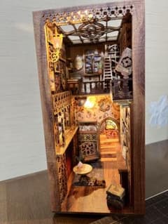 ブックエンドドールハウス(完成品)のサムネイル