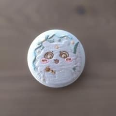 ちいかわ刺繍缶バッジ　あの子のサムネイル