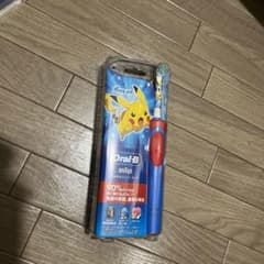 ポケモン電動歯ブラシ　本体　　レッド　新品未開封のサムネイル