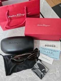 ◇【未使用】3,5万 Ferragamo サングラス 銀座松屋 99,9%カット - メルカリ