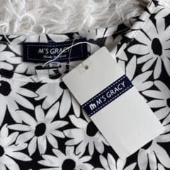 M'S GRACY 花柄 半袖トップス 42 フラワー ブラック×ホワイト M'S GRACY 花柄 半袖トップス 42 フラワー ブラック×ホワイト - メルカリ