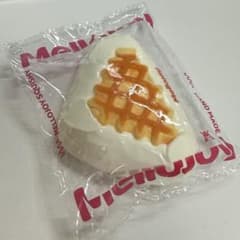 MELLOJOY SQUISHY ワッフル スクイーズ - メルカリ