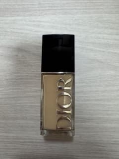 DIOR ディオール フォーエヴァー フルイド スキン グロウ 0N