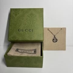 GUCCI シルバーロゴペンダントネックレスのサムネイル
