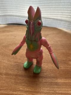 BEAMS M1号 バルタン星人2代目 ピンク - メルカリ