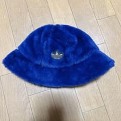 adidasアディダスバケットハットのサムネイル