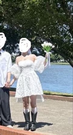 ミニ丈 ウェディングドレスのサムネイル