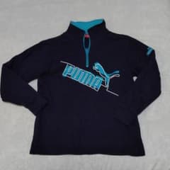 PUMAのロゴ入りトレーナーのサムネイル