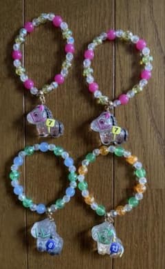 競走馬 チャーム付き ビーズブレスレット 4本セットのサムネイル