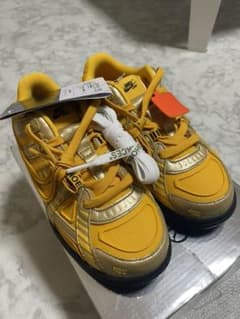 OFF-WHITE × Nikeのサムネイル