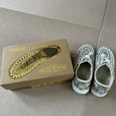 KEEN UNEEK 02 ユース 22cm ホワイトベアのサムネイル