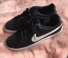 さあちmama様専用☆NIKE ナイキ スニーカー☆新品・未使用♪のサムネイル