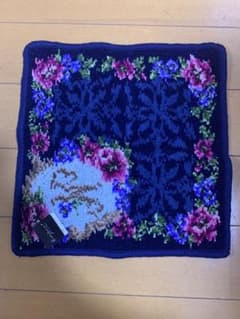 アーンジョー　ハンカチ 花柄のサムネイル